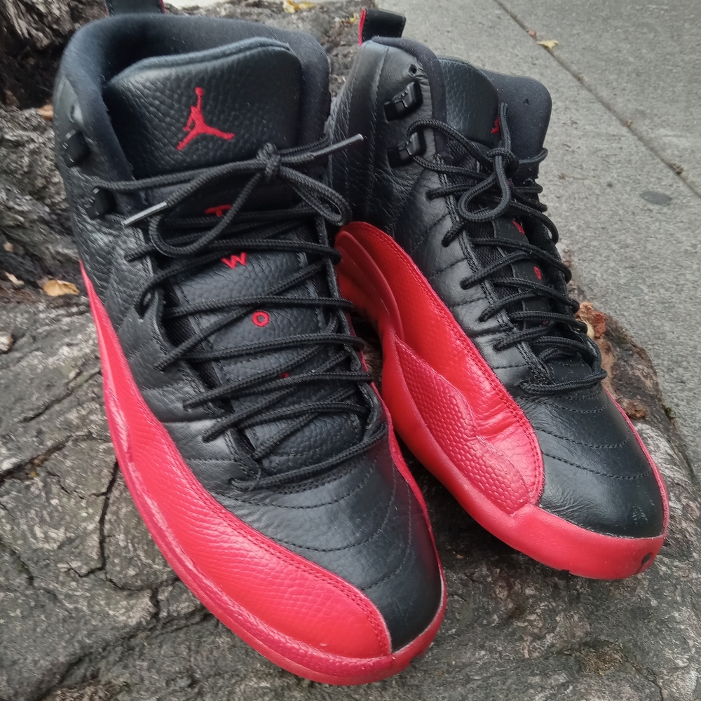 Jordan Men’s Mid-Top Basketball Shoes - Black/Red